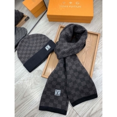 Louis Vuitton Caps Scarfs